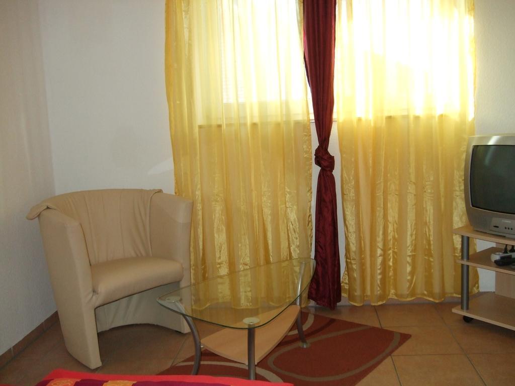 Apartment Og 2 ไพเนอ ภายนอก รูปภาพ